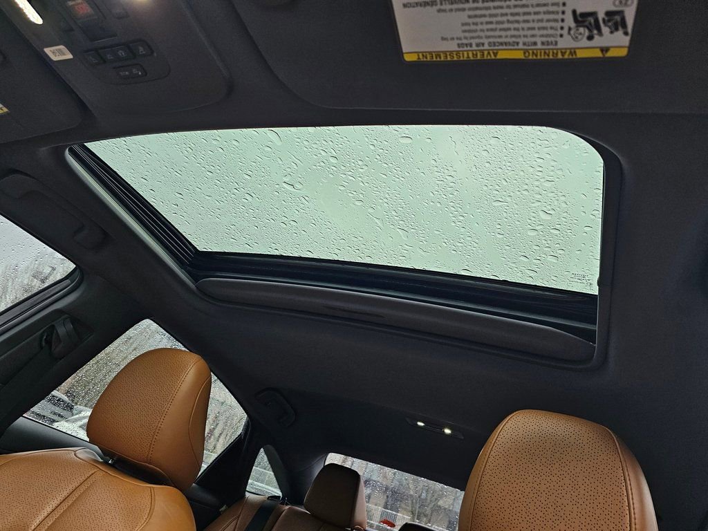 Used 2019 Toyota Avalon Limited w/ Preferred Accessory Package image 10