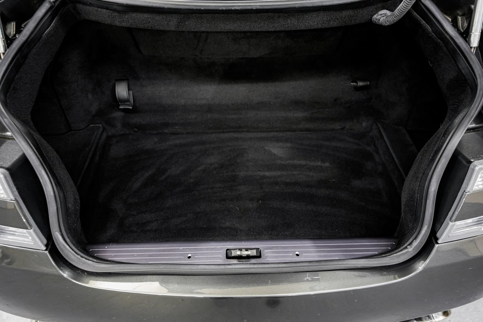 Used 2014 Aston Martin DB9 Coupe RWD image 42
