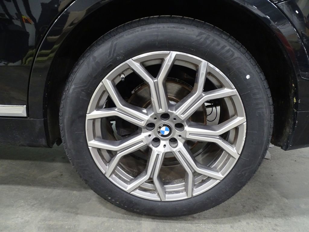 Used 2022 BMW X7 xDrive40i w/ Cold Weather Package image 51