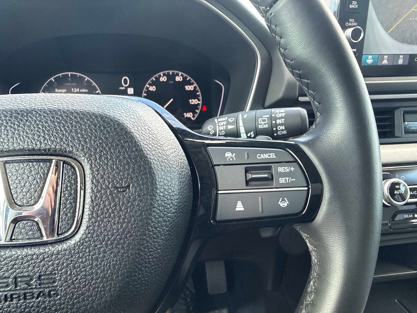 Used 2025 Honda Pilot EX-L image 30
