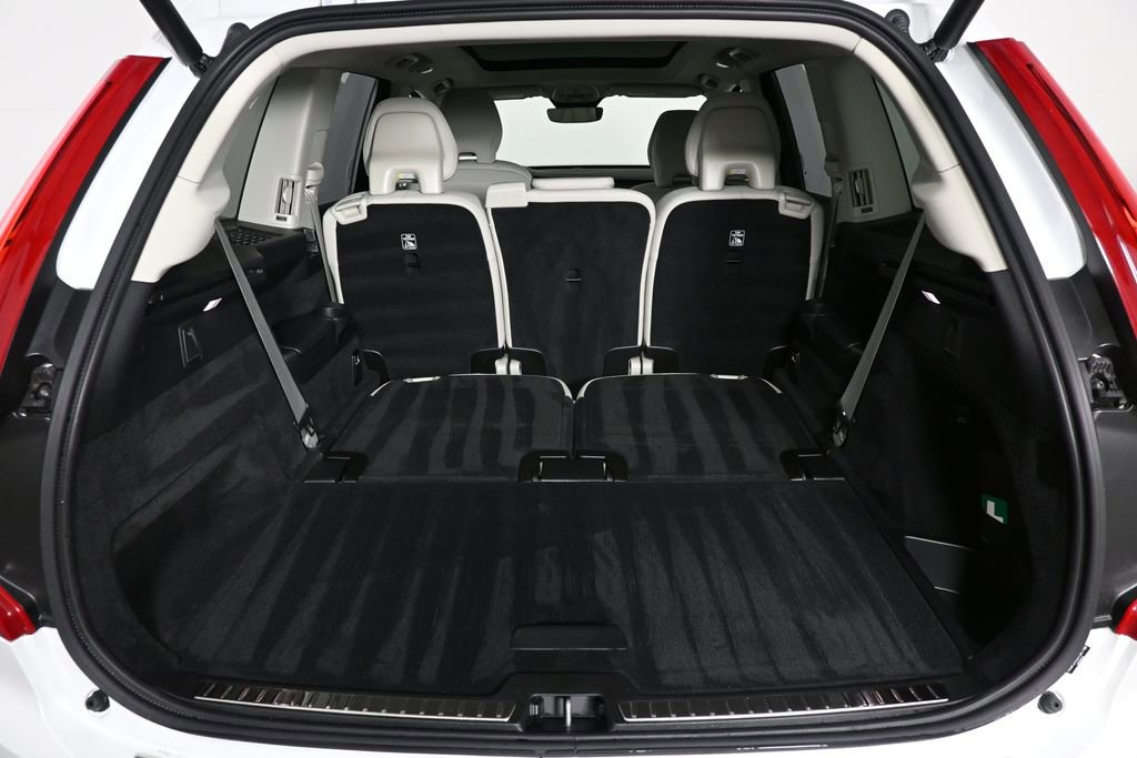 Used 2025 Volvo XC90 B5 Plus w/ Protection Package Premier AWD/4WD image 27