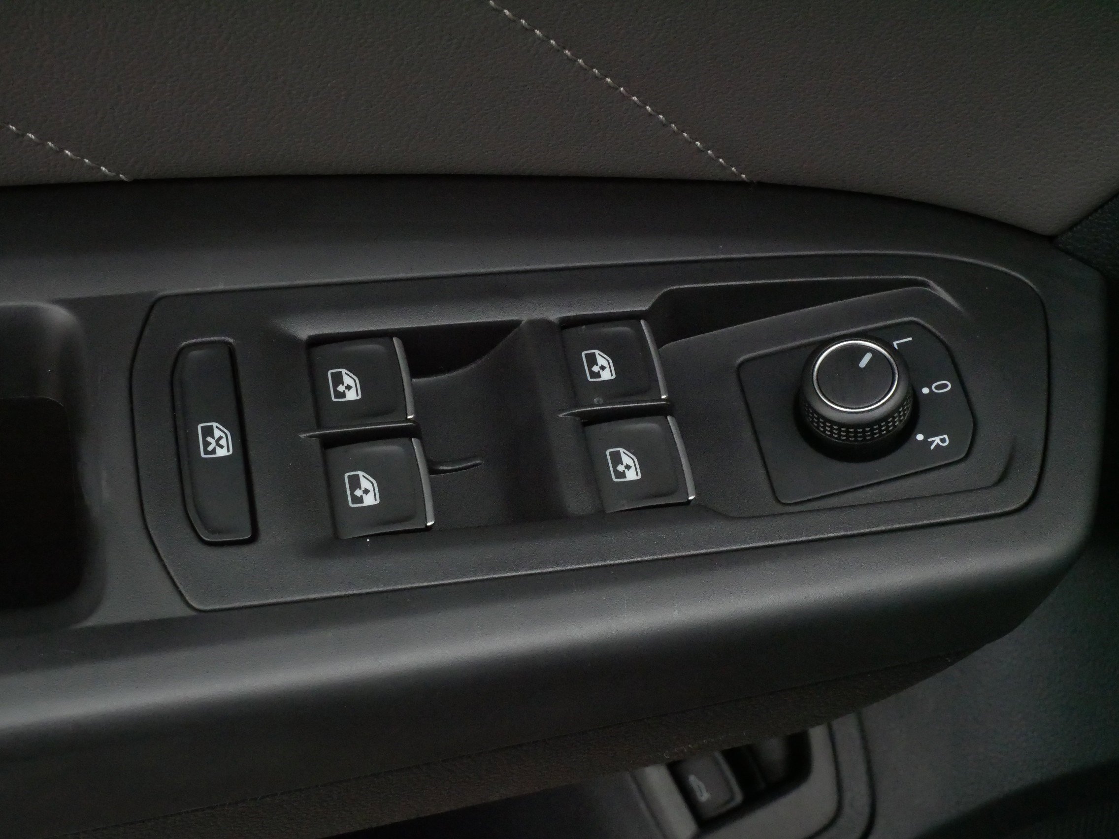 Used 2022 Volkswagen Atlas SEL image 19