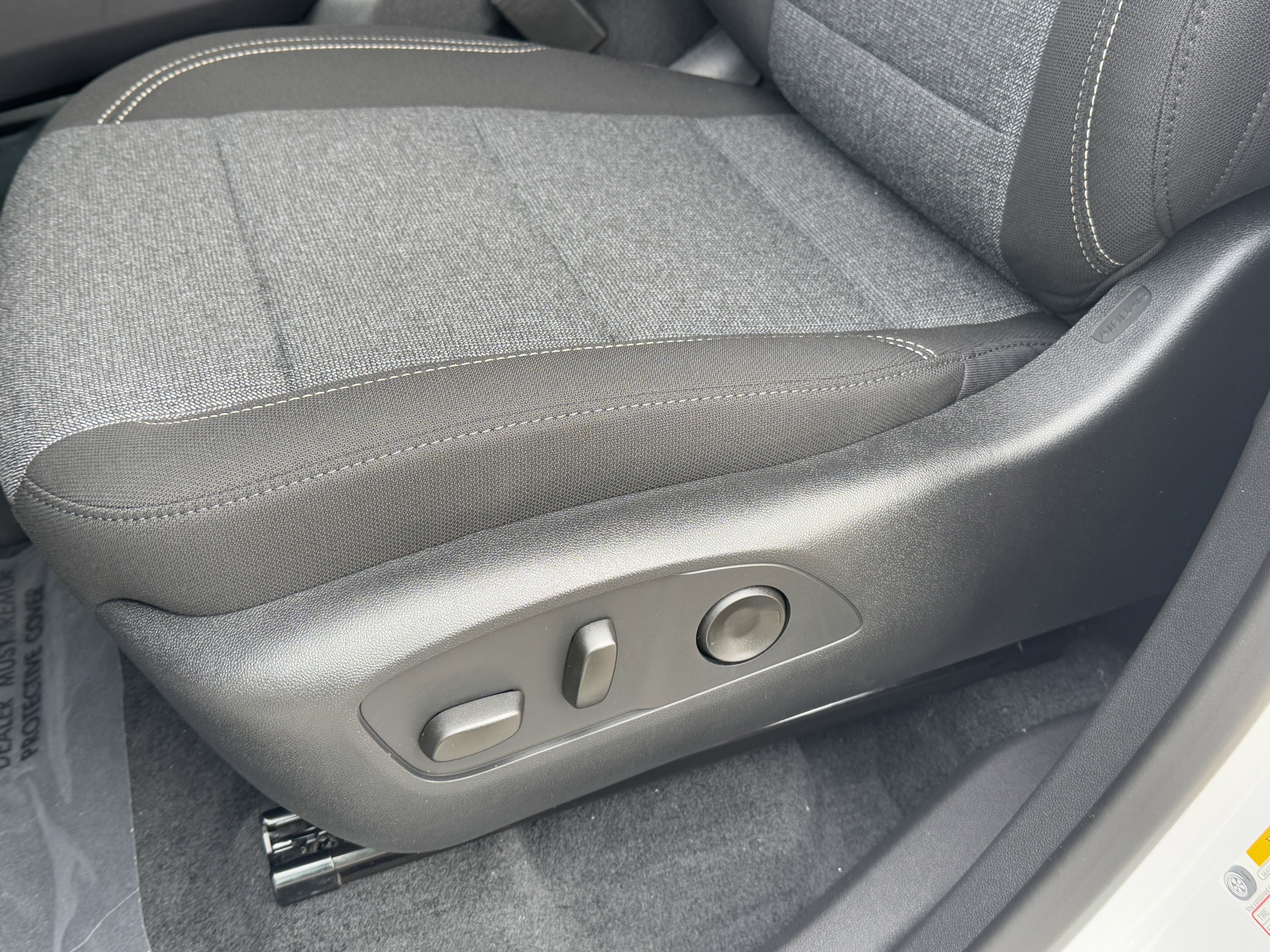 New 2026 GMC Acadia Elevation image 14