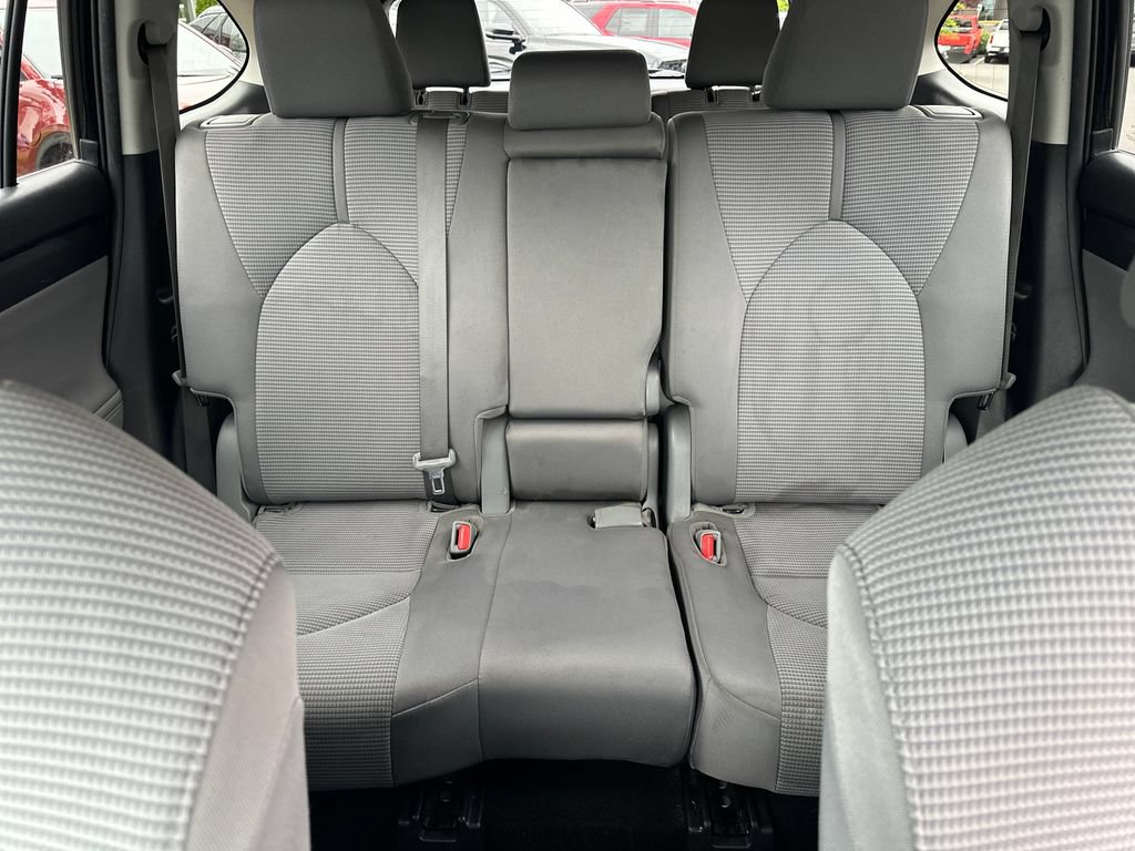 Used 2021 Toyota Highlander LE AWD/4WD image 26