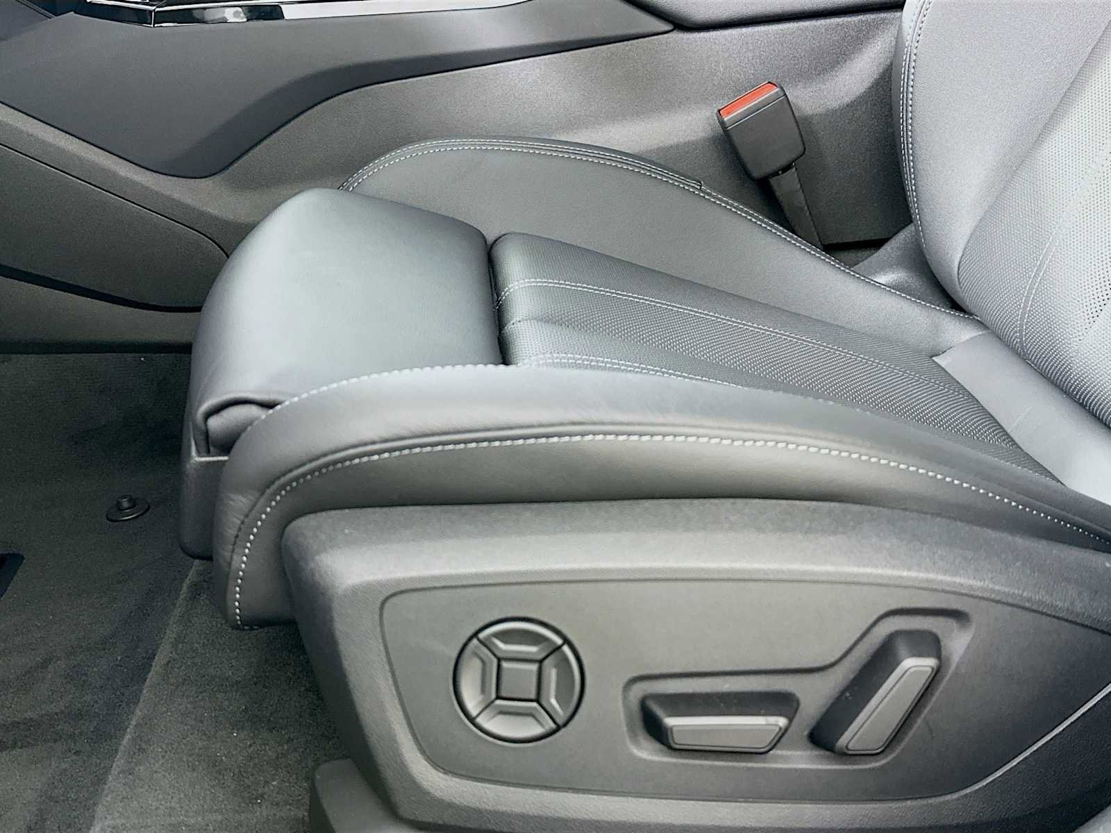 New 2025 Audi A6 e-tron Premium Plus image 17