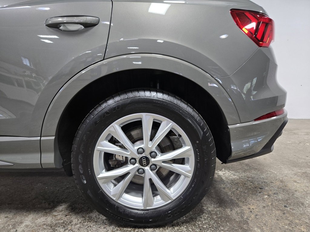 Used 2024 Audi Q3 2.0T Premium image 58