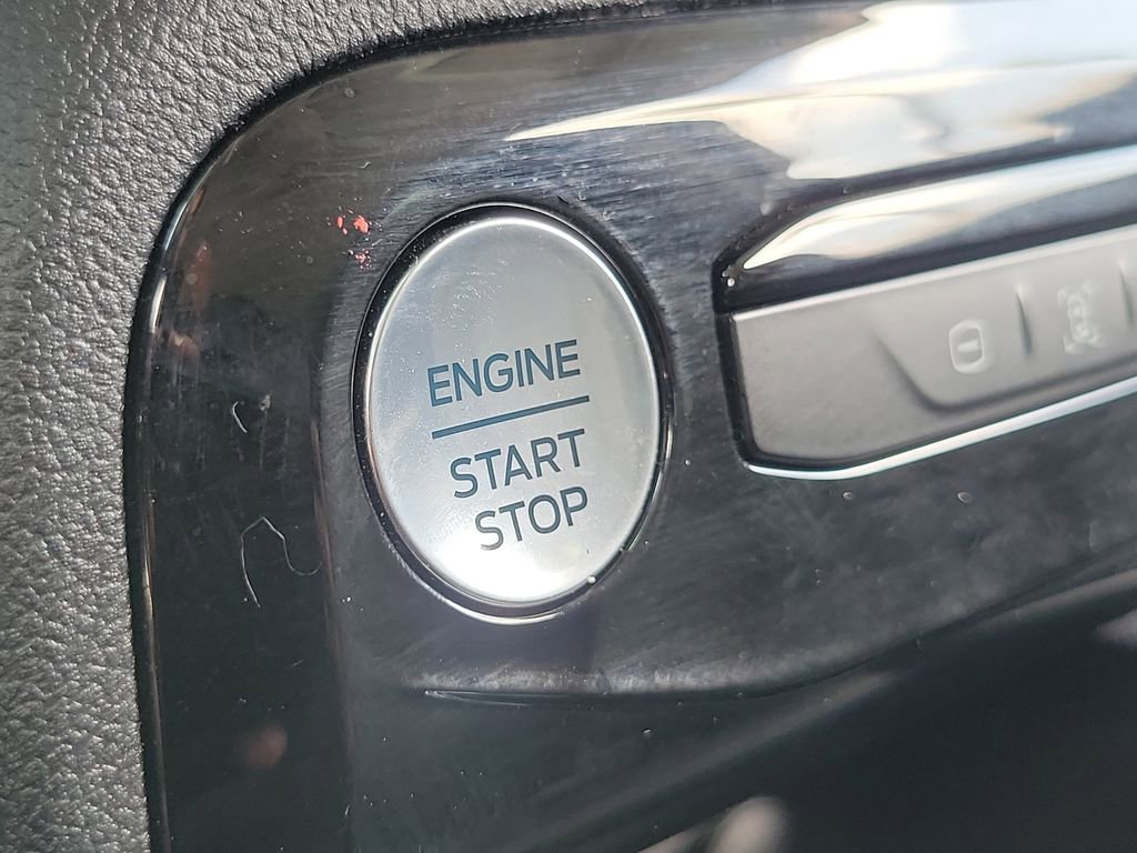 Used 2023 Ford Escape Active w/ Tech Pack #1 AWD/4WD image 9