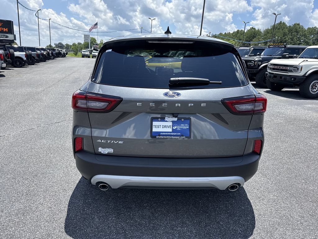 Used 2026 Ford Escape Active w/ Cold Weather Package FWD image 6
