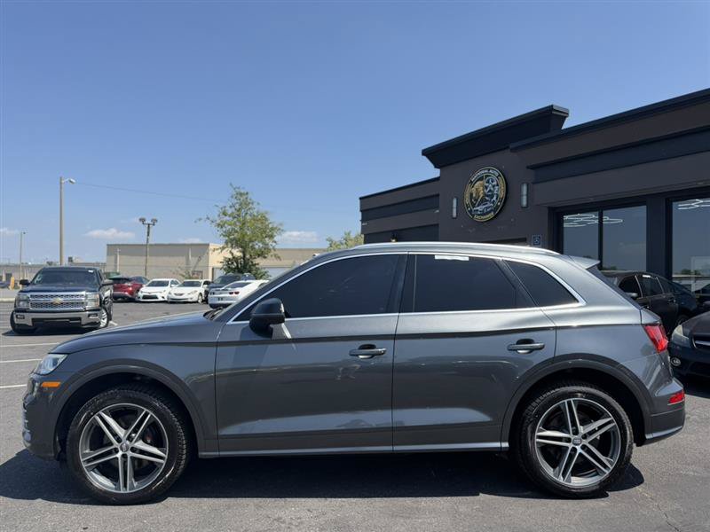 Used 2018 Audi SQ5 Premium Plus w/ Navigation Package AWD/4WD image 2