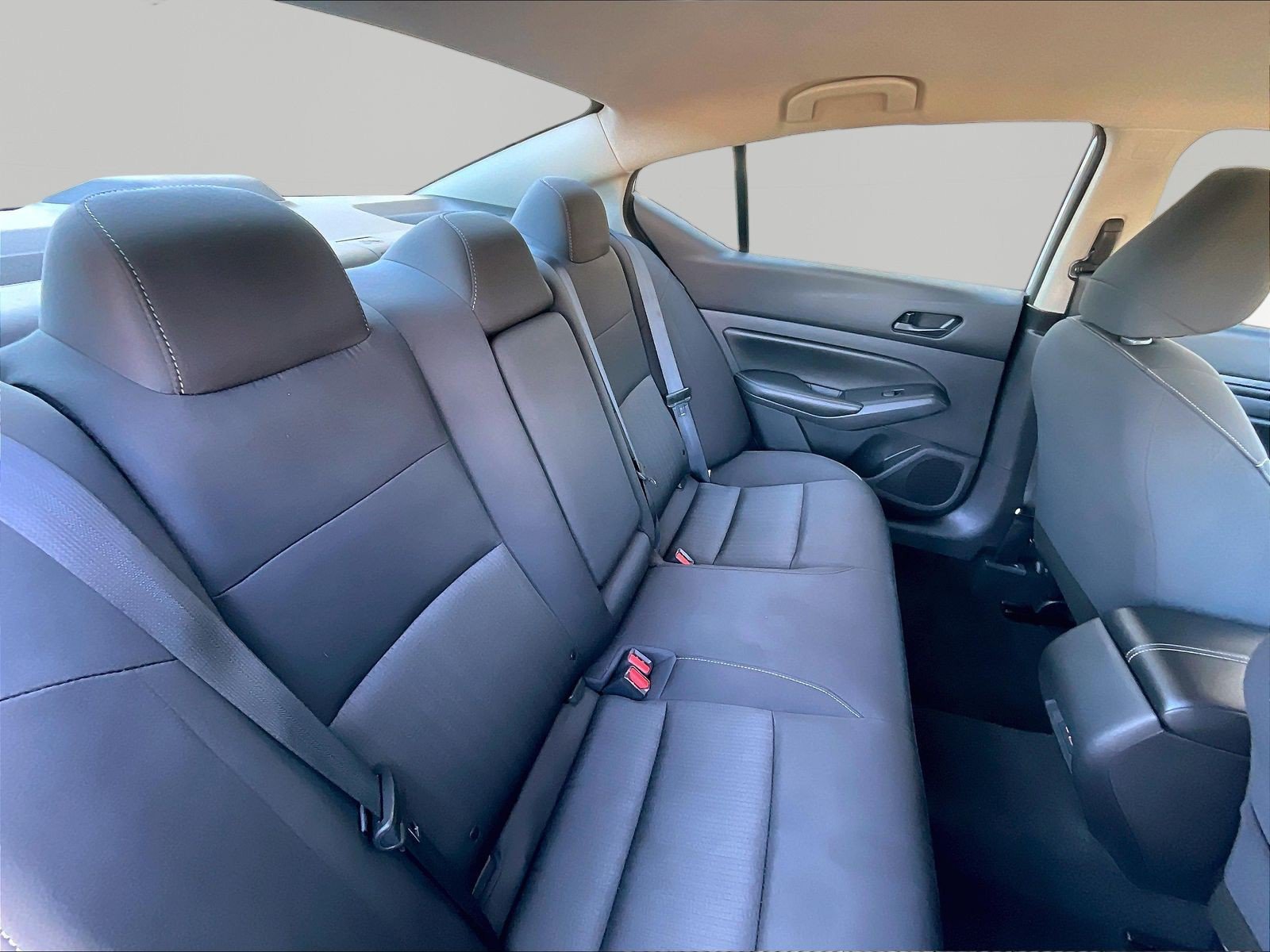Used 2024 Nissan Altima 2.5 SV FWD image 24
