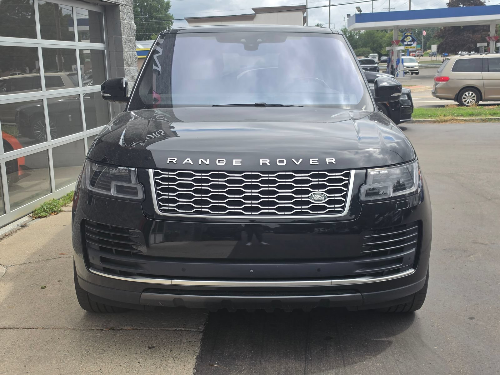 Used 2019 Land Rover Range Rover HSE AWD/4WD image 2