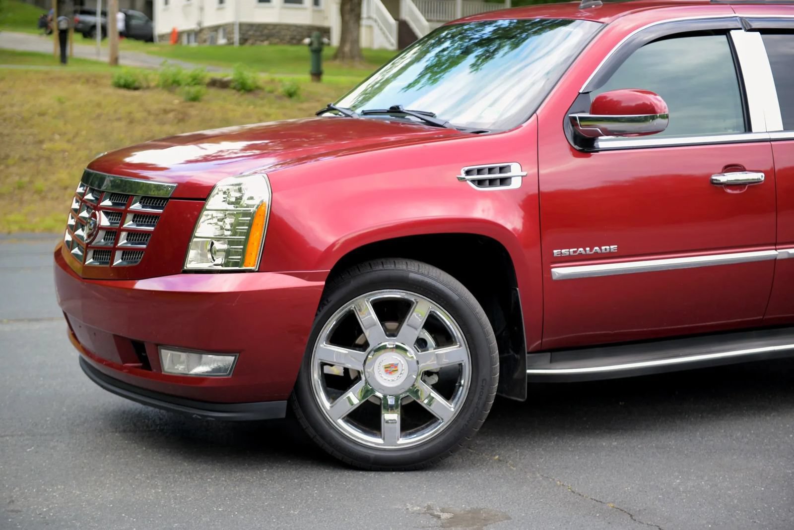 Used 2010 Cadillac Escalade Luxury AWD/4WD image 18