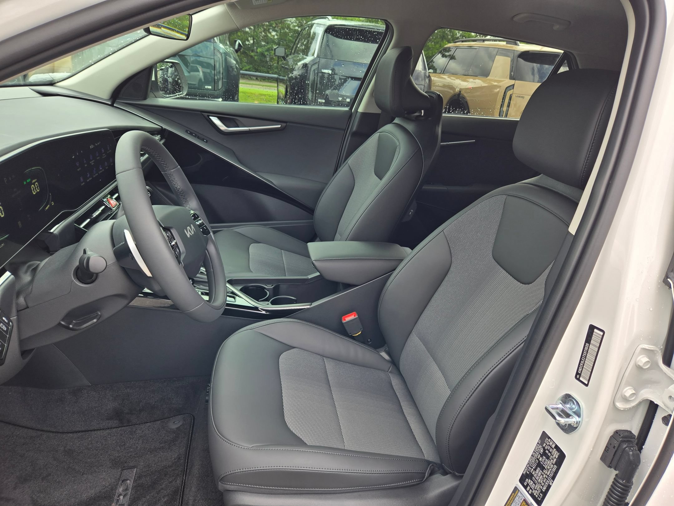 New 2026 Kia Niro EX FWD image 24