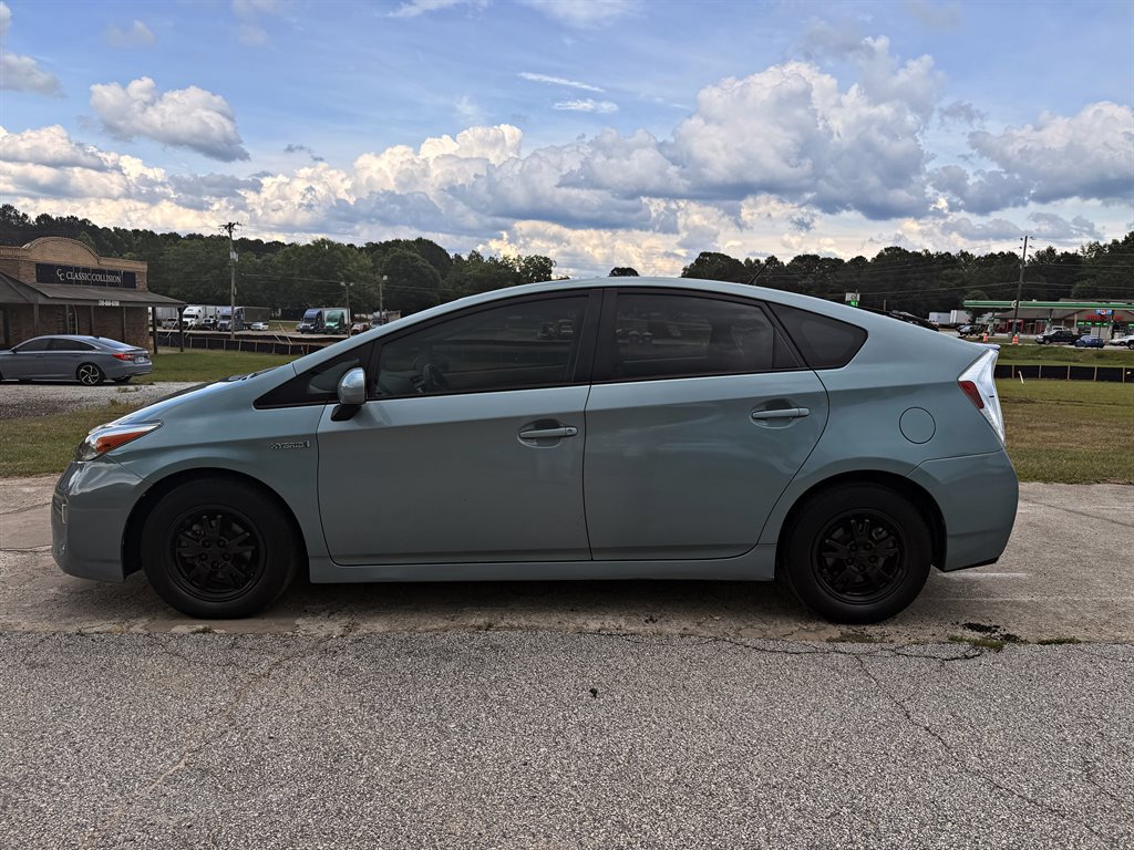 Used 2015 Toyota Prius Two FWD image 8