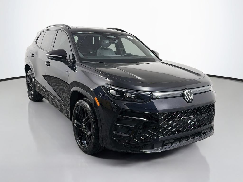 Used 2025 Volkswagen Tiguan SE R-Line