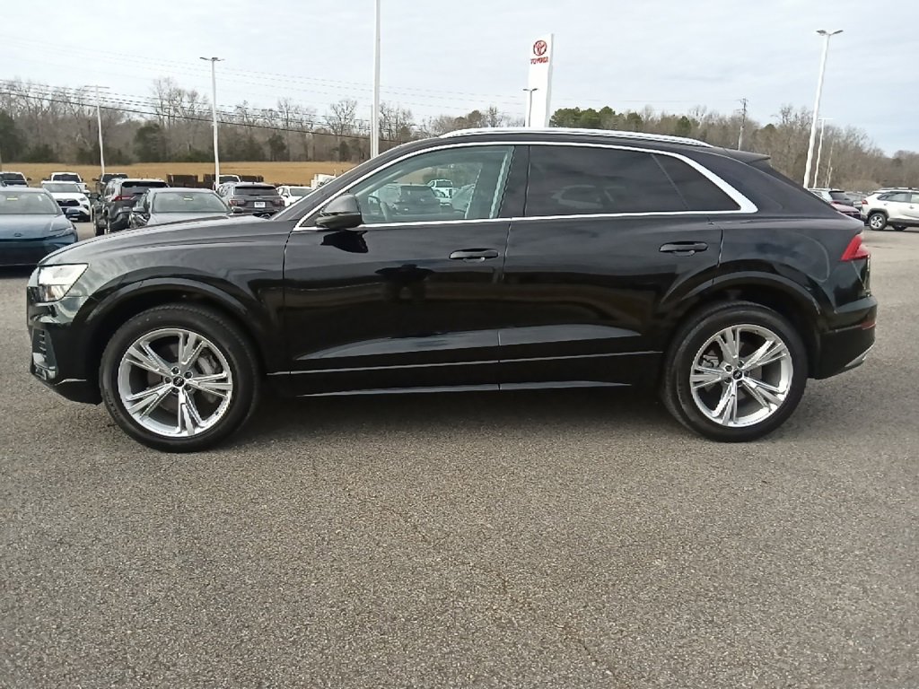 Used 2023 Audi Q8 Premium image 6