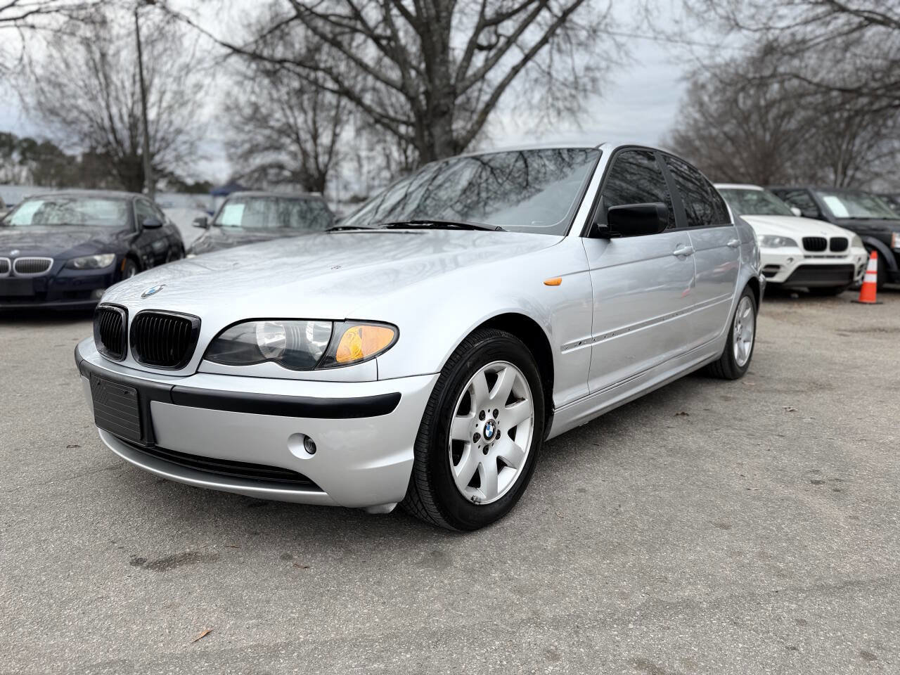 Used 2004 BMW 325i Sedan image 1