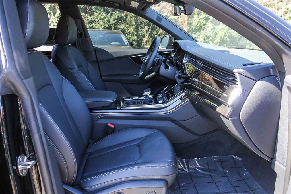 Used 2025 Audi Q8 Premium Plus w/ Premium Plus Package image 20