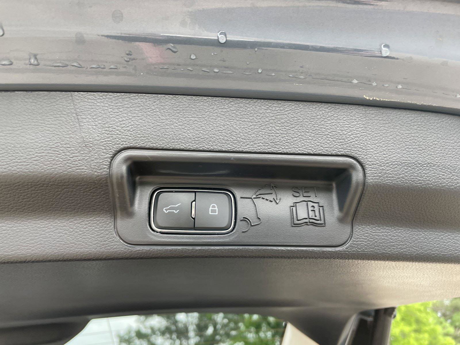 Used 2025 Ford Explorer Active w/ Active Comfort Package image 41