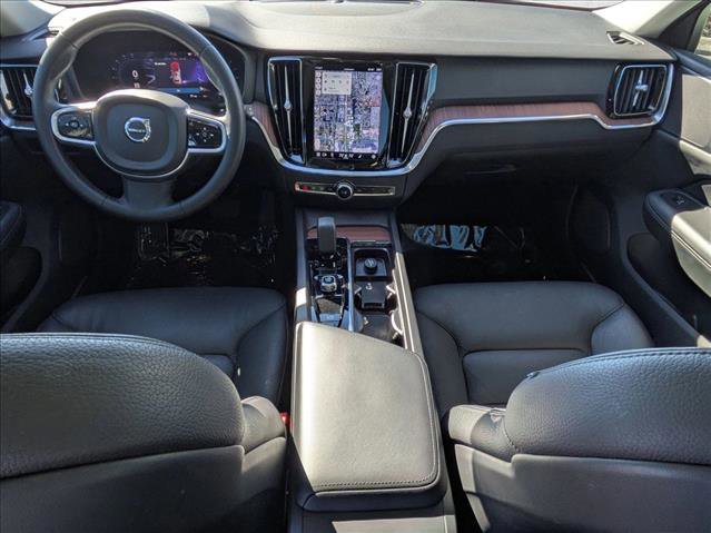 Used 2023 Volvo V60 B5 Cross Country Plus image 16