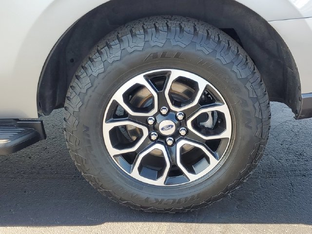 Used 2024 Ford Expedition XLT AWD/4WD image 7
