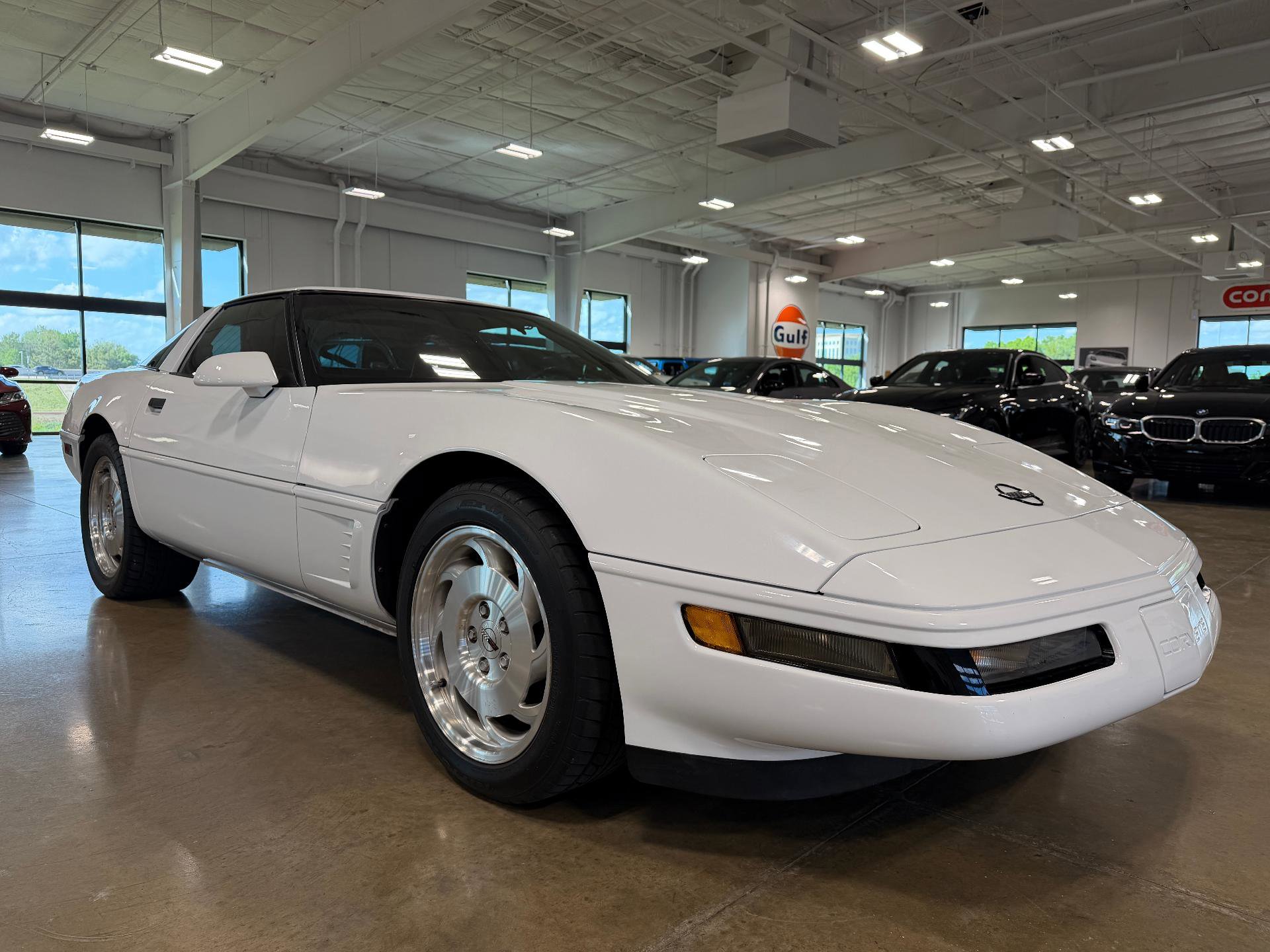 Used 1995 Chevrolet Corvette Coupe image 2