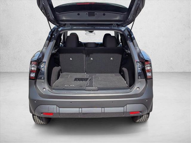 Used 2025 Nissan Kicks SV w/ Charging Package image 7