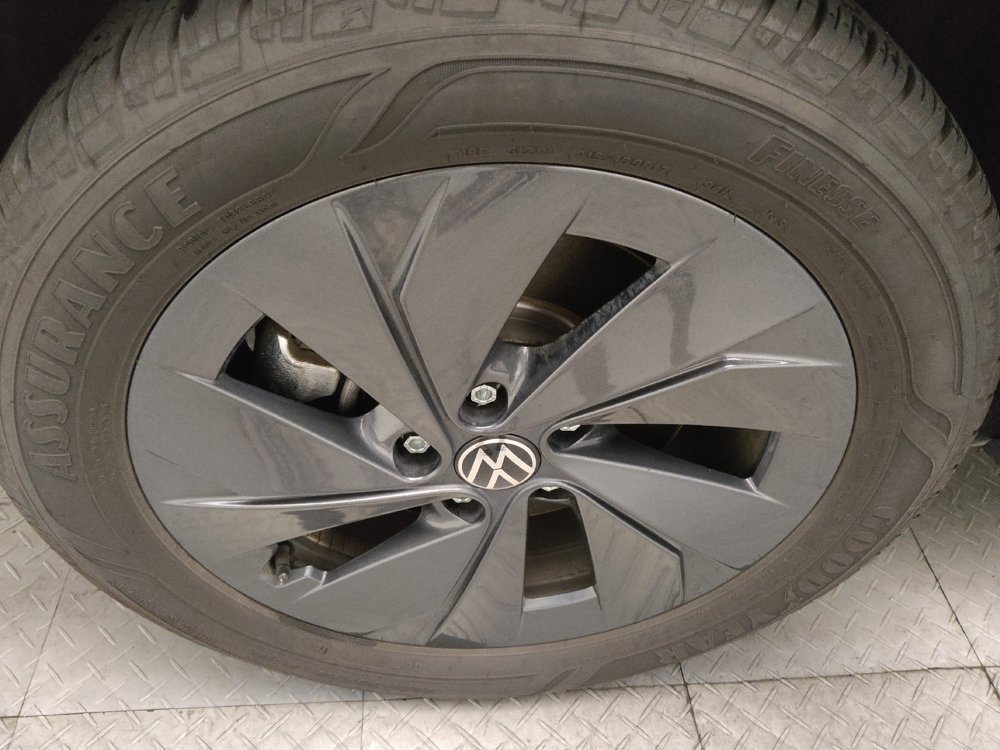 Used 2025 Volkswagen Taos S FWD image 31