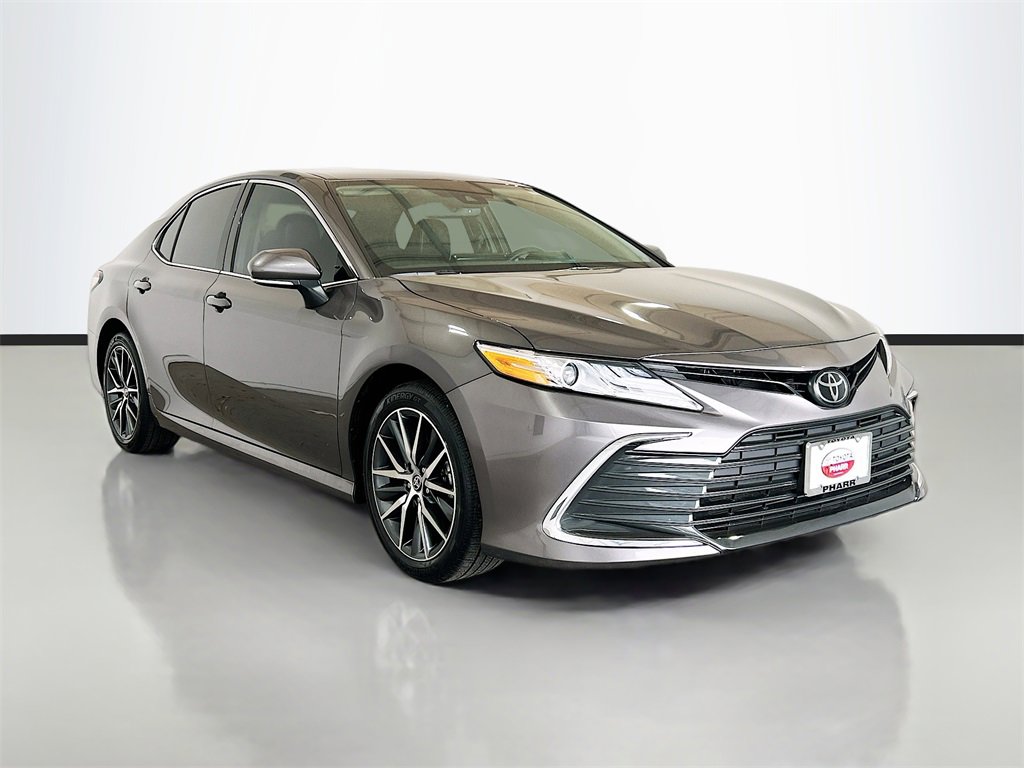Used 2024 Toyota Camry XLE image 3