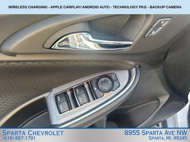 Used 2017 Chevrolet Malibu LT FWD image 10