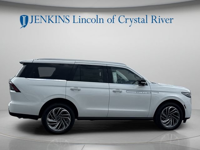 New 2027 Lincoln Navigator Reserve AWD/4WD image 2