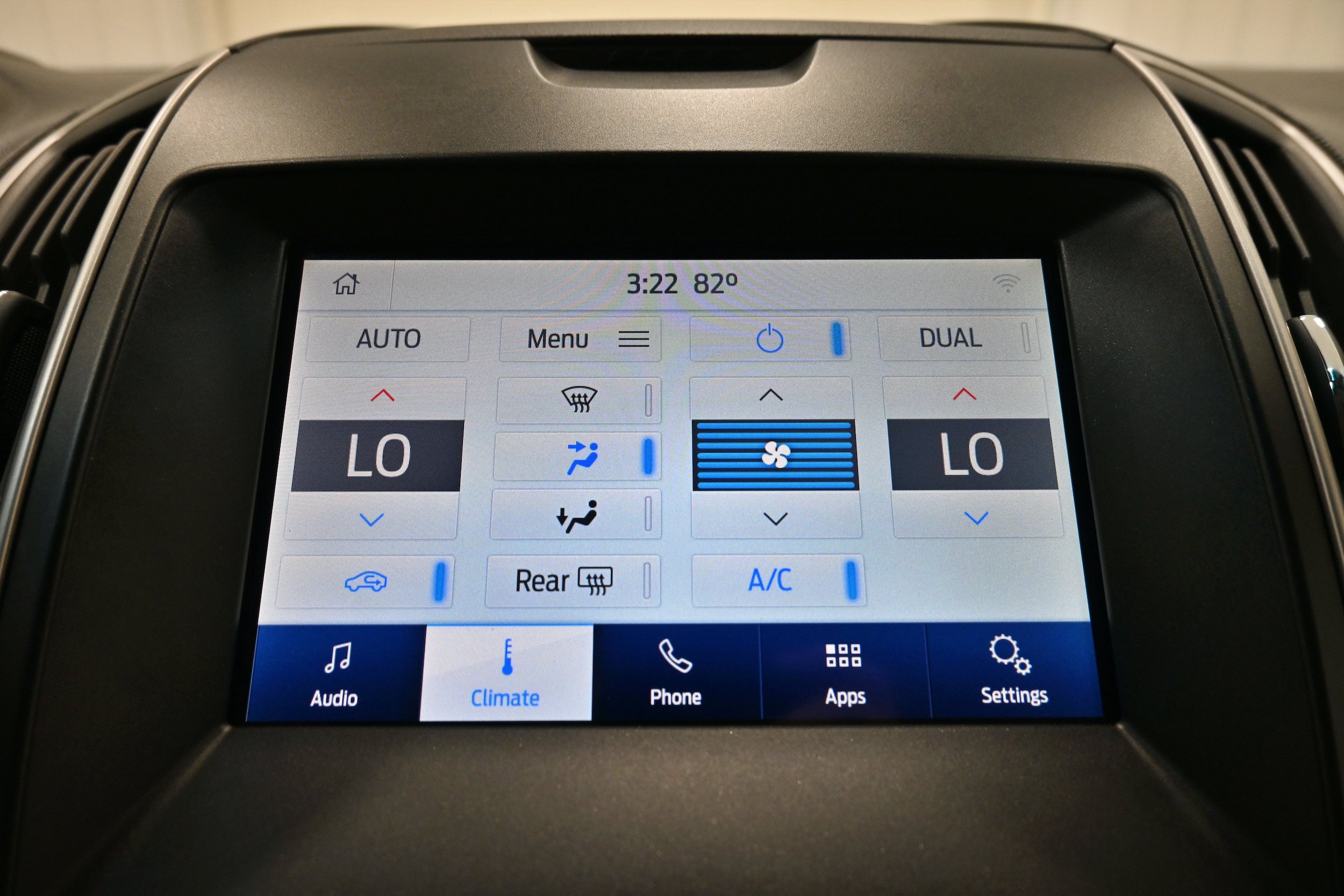 Used 2020 Ford Edge SEL w/ Cold Weather Package AWD/4WD image 15