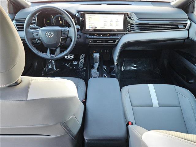 Used 2025 Toyota Camry SE image 17