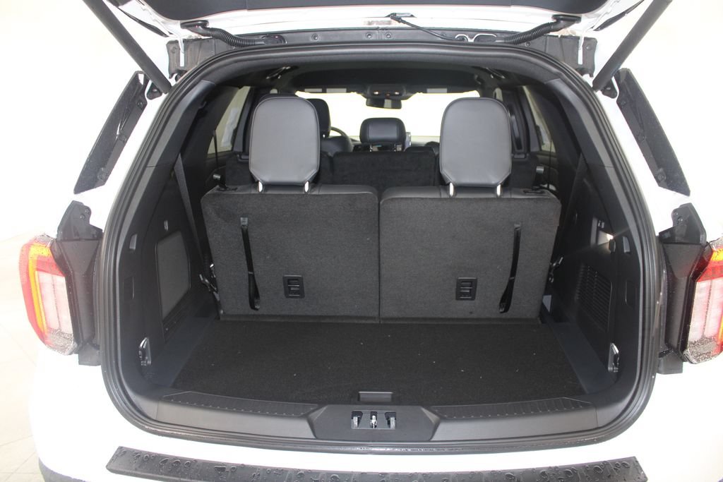 New 2026 Ford Explorer ST-Line w/ Premium Package RWD image 16