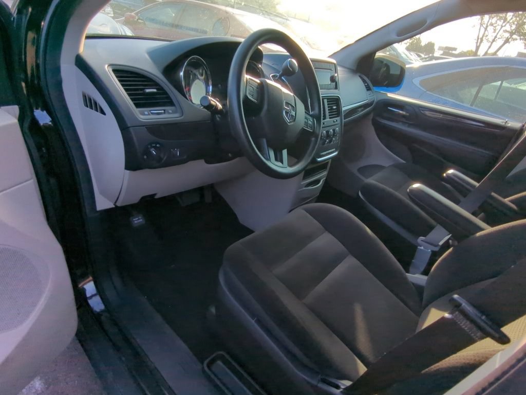 Used 2017 Dodge Grand Caravan SE FWD image 7