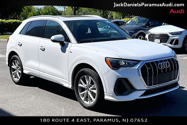 Used 2022 Audi Q3 2.0T Premium w/ Convenience Package AWD/4WD image 9