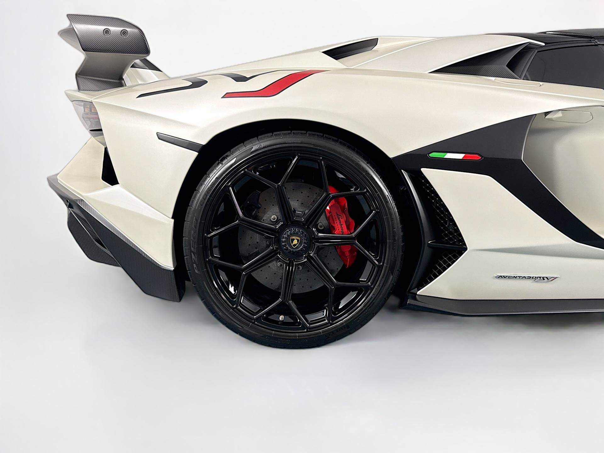Used 2020 Lamborghini Aventador SVJ AWD/4WD image 61