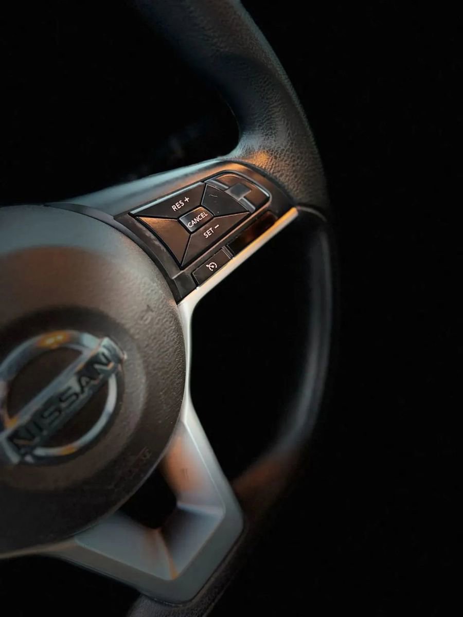 Used 2020 Nissan Kicks S image 17