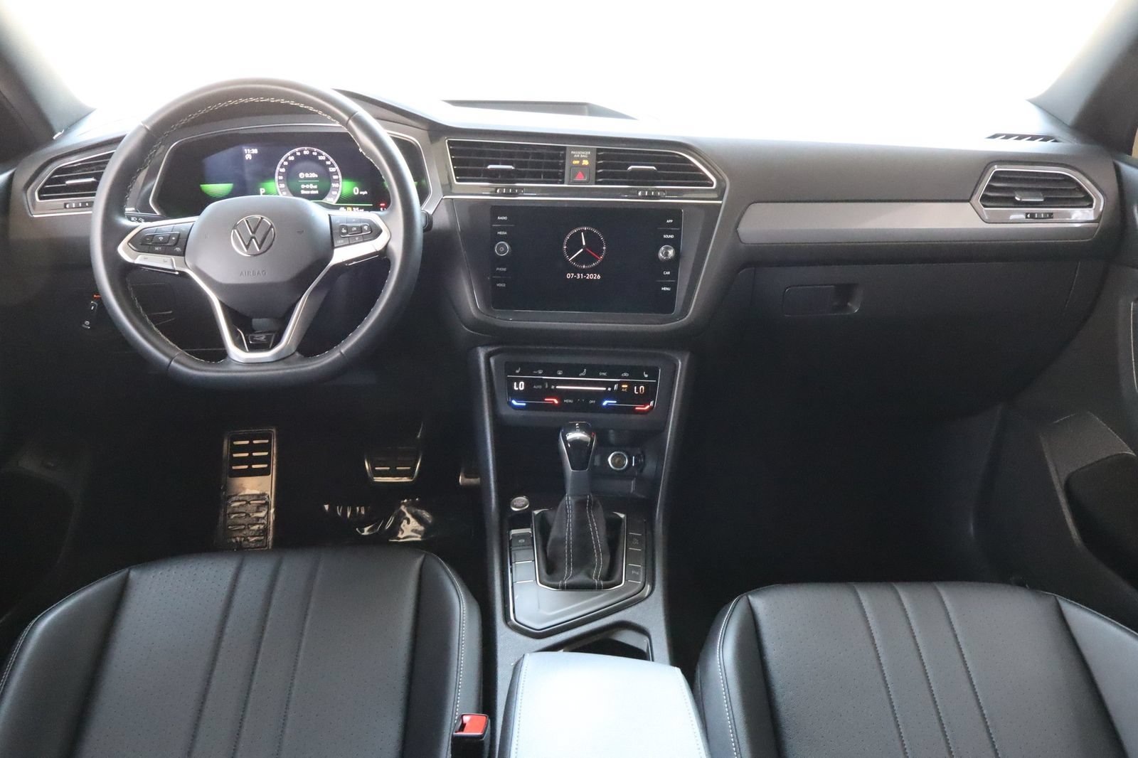 Used 2023 Volkswagen Tiguan SE R-Line FWD image 27