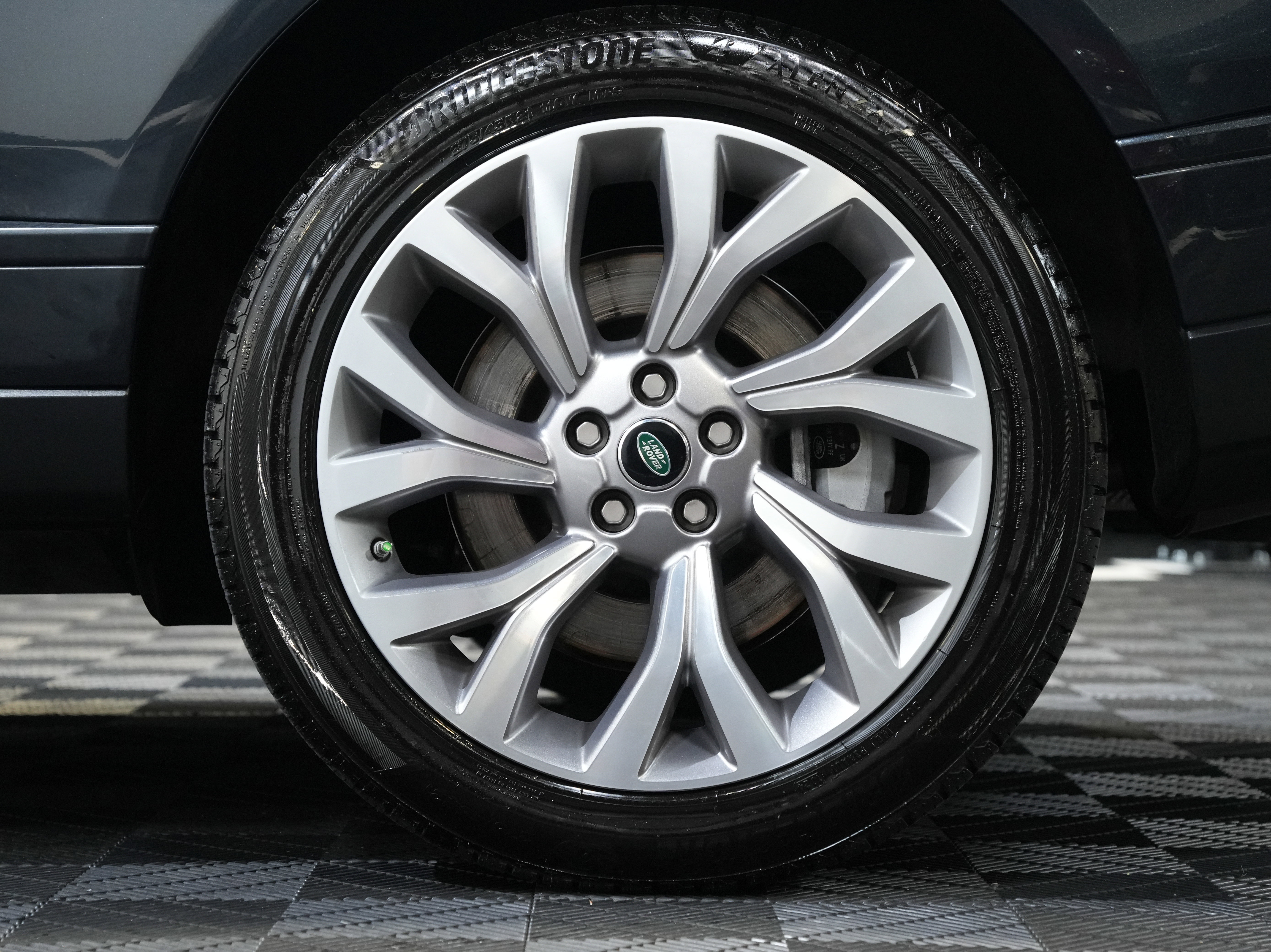 Used 2018 Land Rover Range Rover Long Wheelbase Autobiography image 54