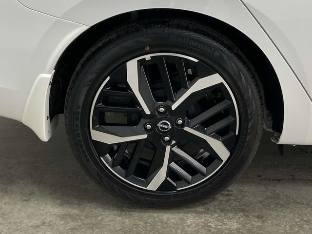 New 2025 Nissan Versa SR w/ Trunk Package image 8