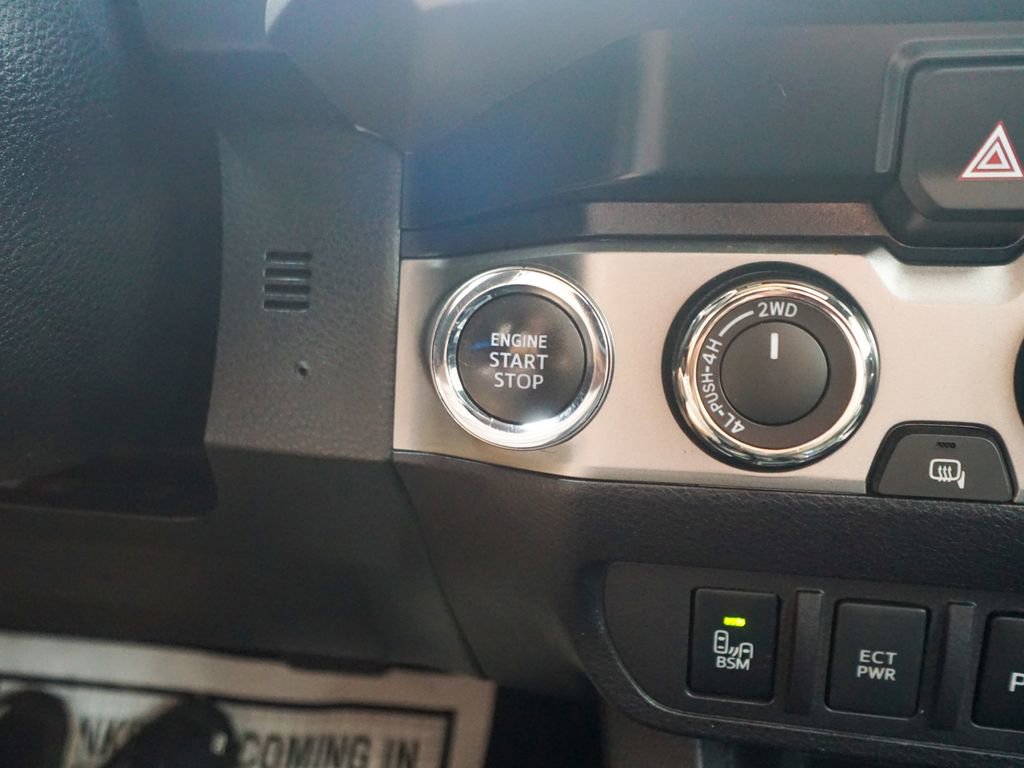 Used 2020 Toyota Tacoma Limited image 24