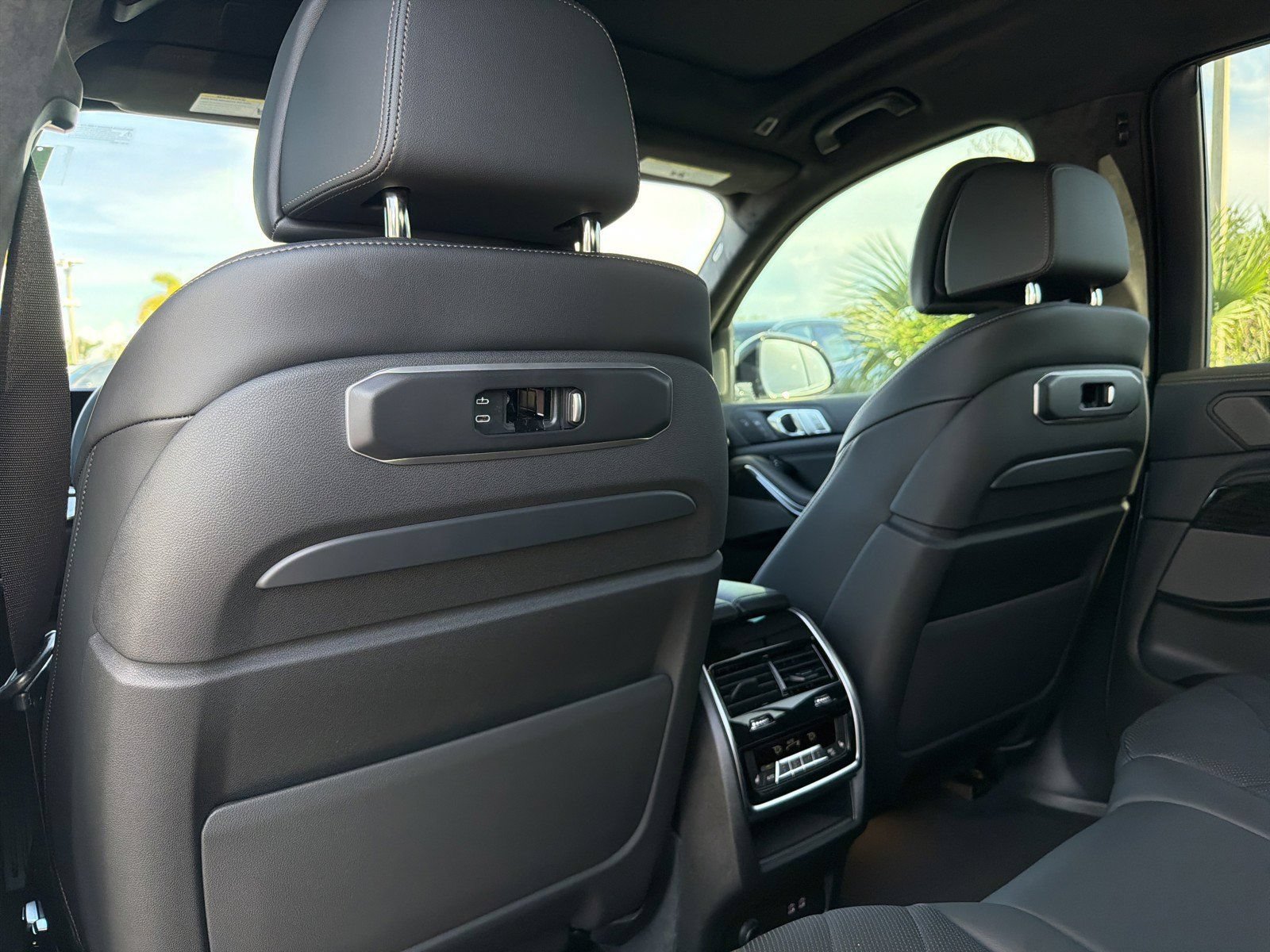 New 2027 BMW X7 xDrive40i w/ Executive Package AWD/4WD image 22