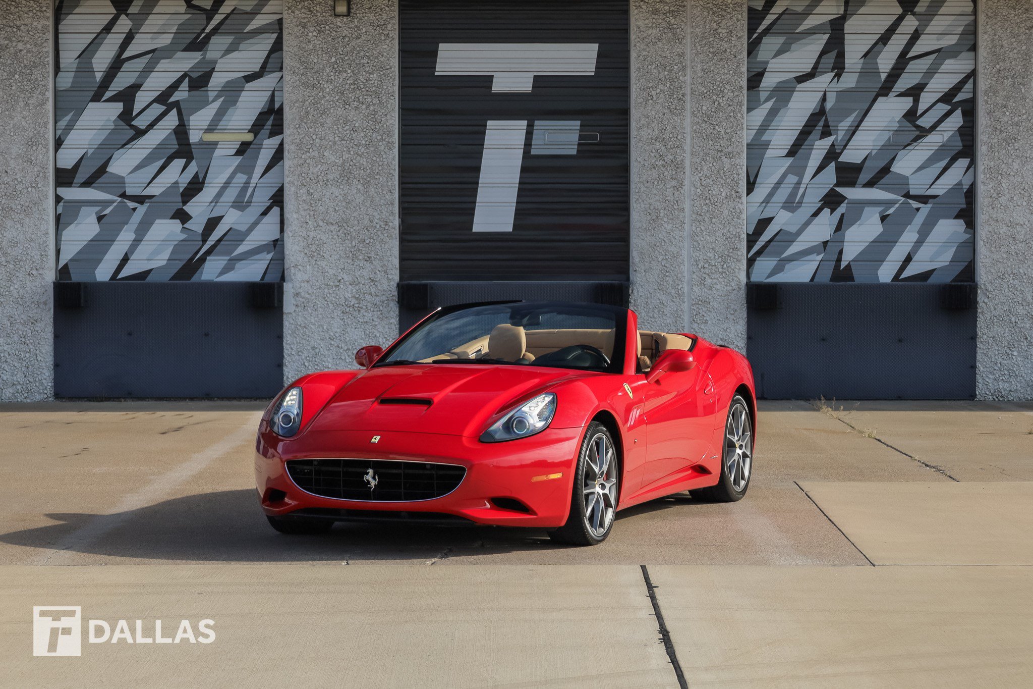 Used 2010 Ferrari California RWD image 6