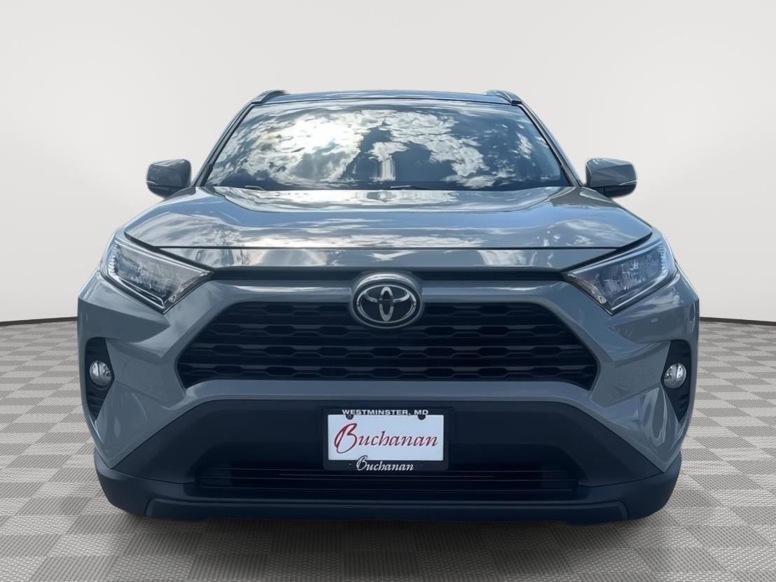 Used 2019 Toyota RAV4 XLE FWD image 2