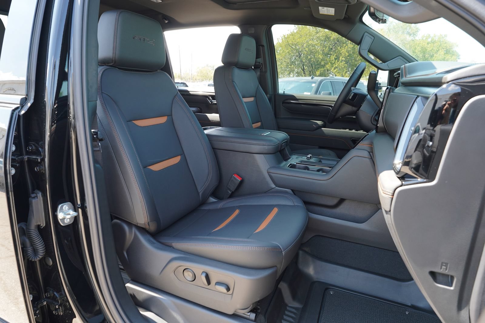 New 2026 GMC Sierra 2500 AT4 w/ AT4 Premium Plus Package AWD/4WD image 25