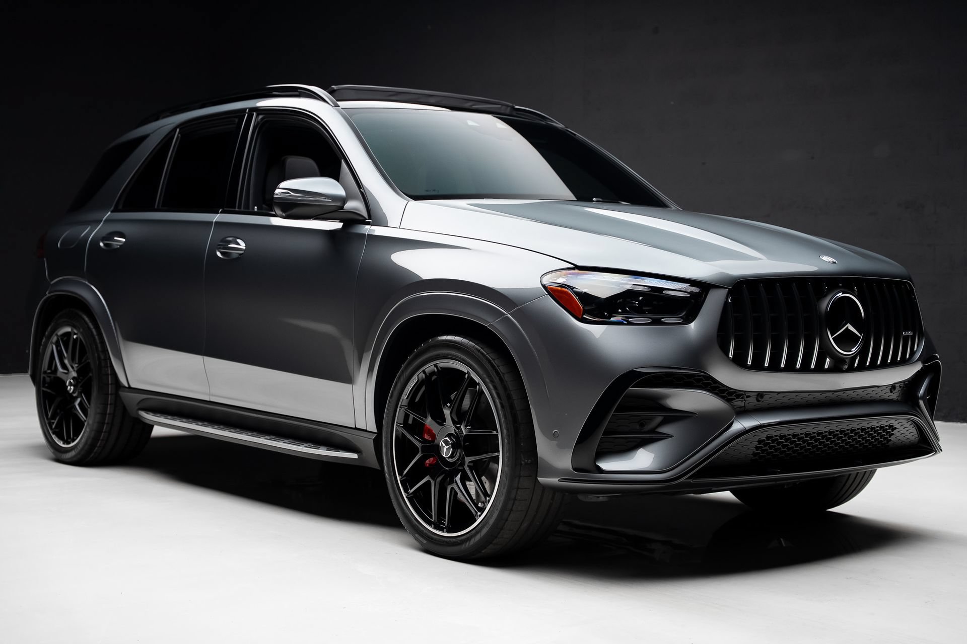 Used 2025 Mercedes-Benz GLE 53 AMG 4MATIC w/ Driver Assistance Package image 94