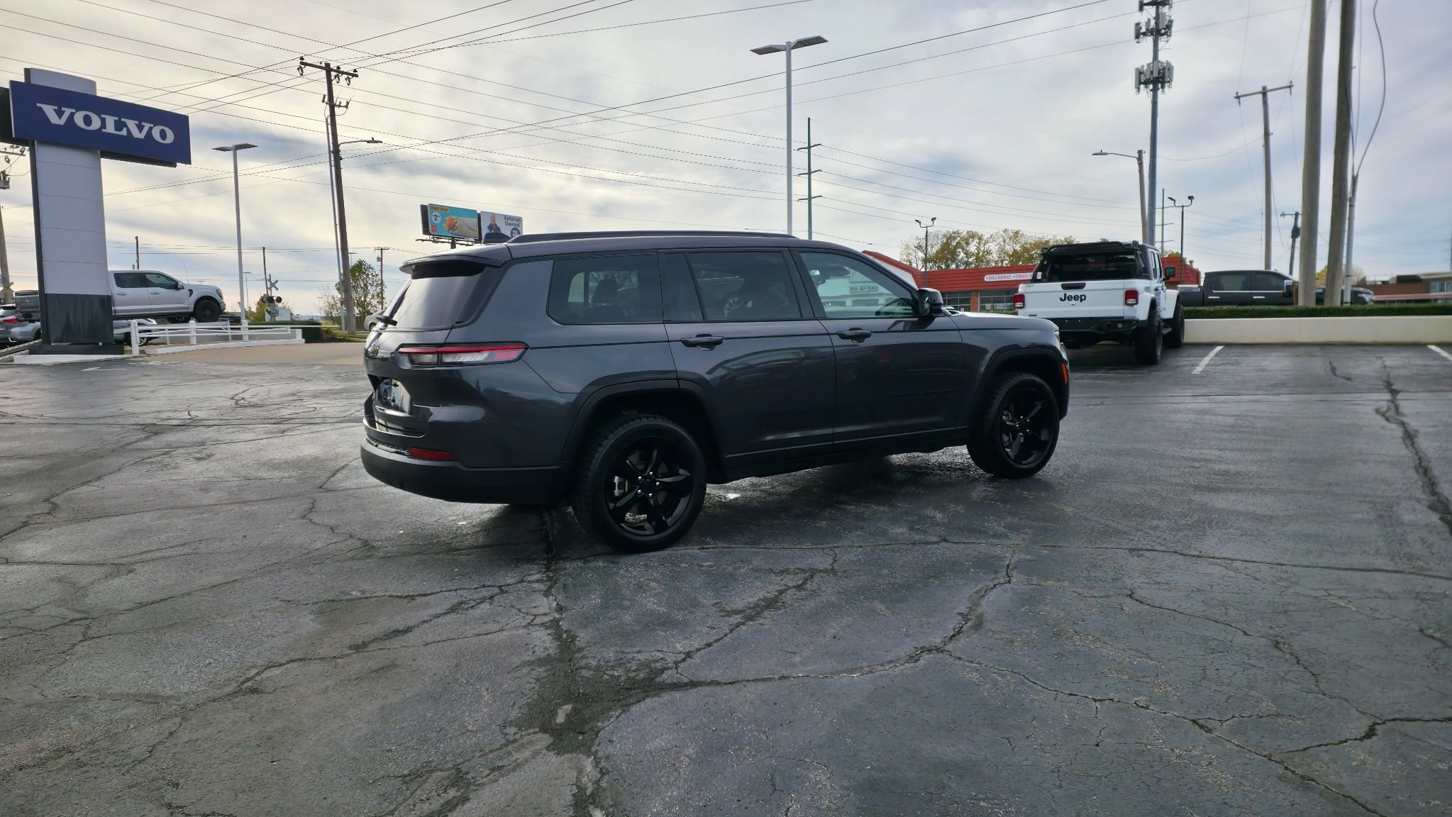 Used 2022 Jeep Grand Cherokee L Laredo image 13