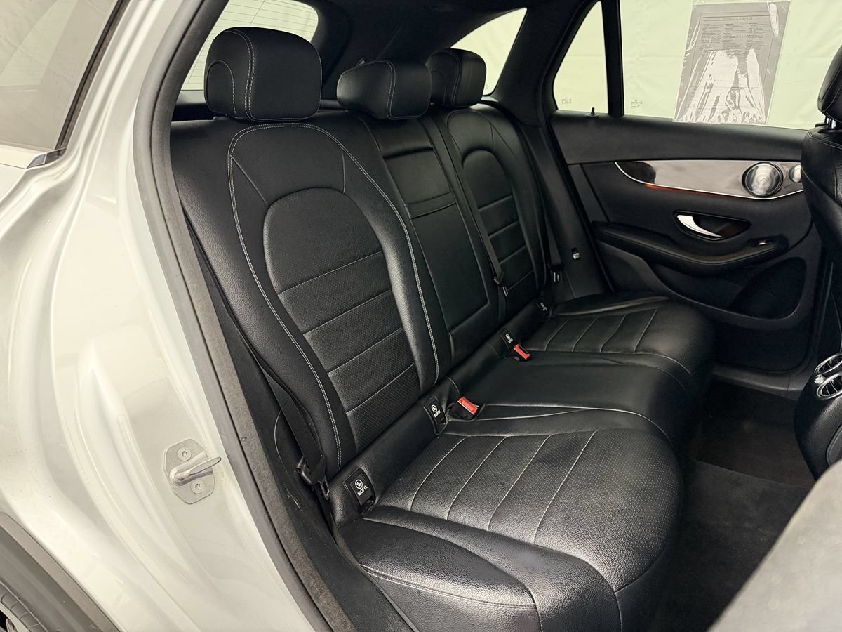 Used 2017 Mercedes-Benz GLC 300 4MATIC image 28