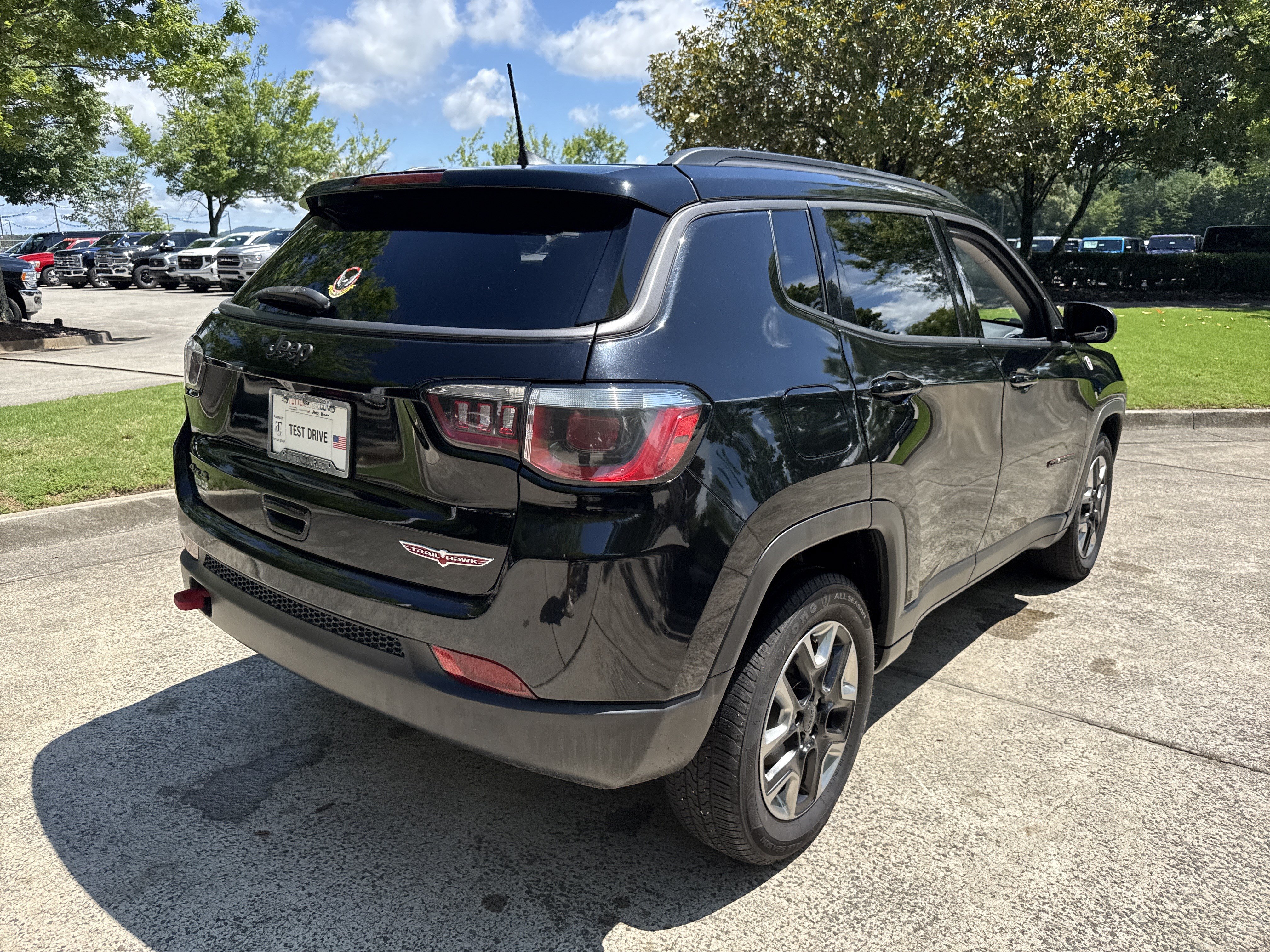 Used 2018 Jeep Compass Trailhawk w/ Leather Interior Group AWD/4WD image 7